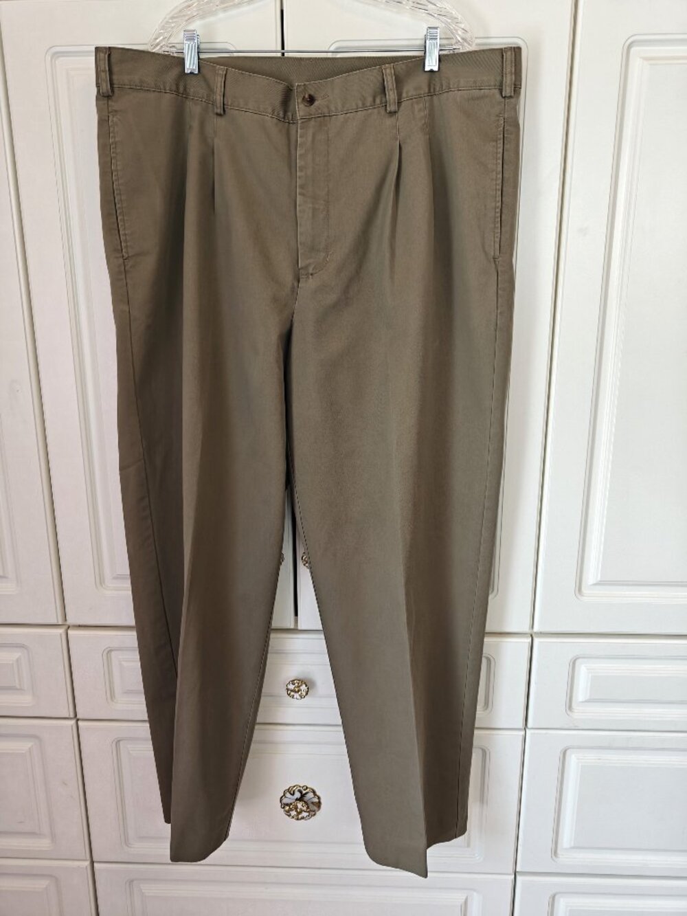 Cabella's Men's Tan Pants, Size 44/32, new